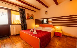 Pensiune cocheta, la poalele emblematicei Cetati Rasnov, Brasov - Poză 15