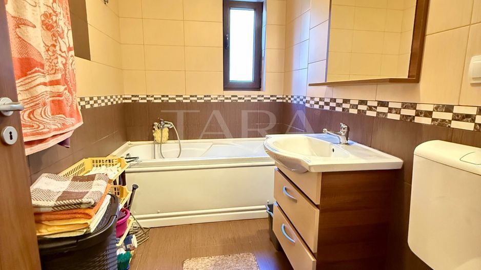 Apartament decomandat, parcare inclusă, zonă verde cu parc privat. - Poză 5