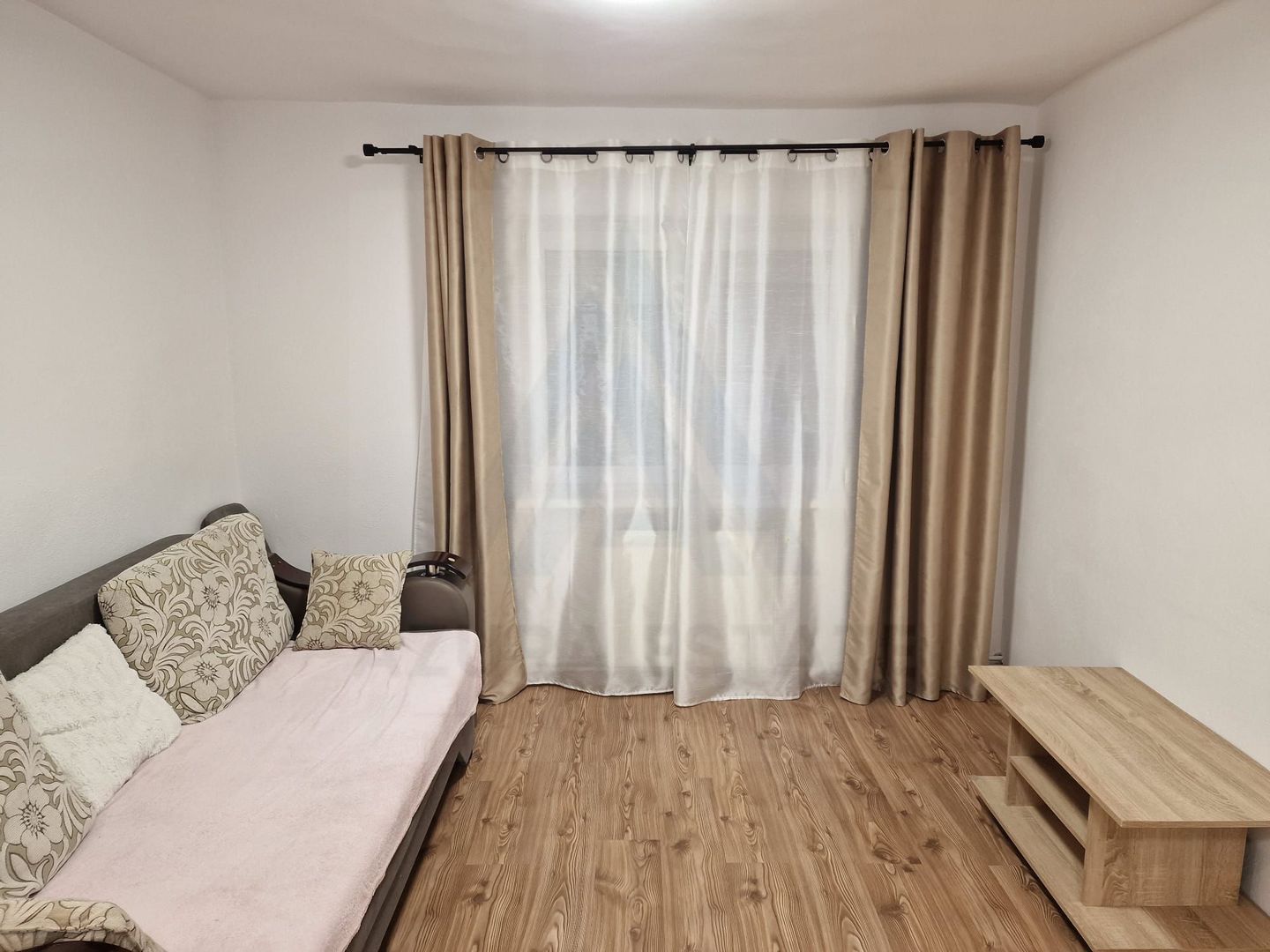 Apartament 3 camere 2 bai 66mp + pivnita Terezian - Poză 2