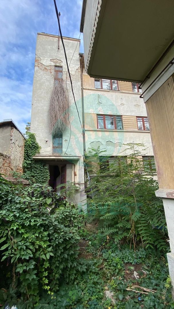 Teren 374 mp si 2 corpuri cu 7 apartamente - Poză 3