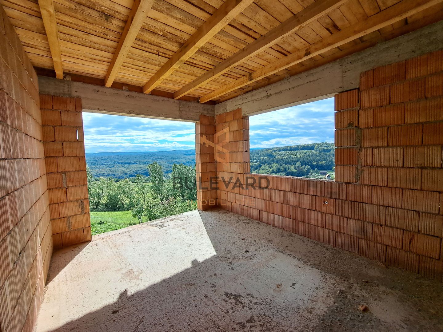 Casa la rosu 172 mp utili, 750 mp teren, view superb! - Poză 24