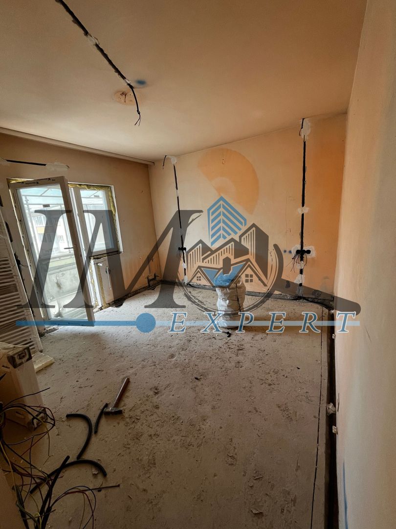 Apartament semi renovat de vânzare in Sebeș - Poză 2