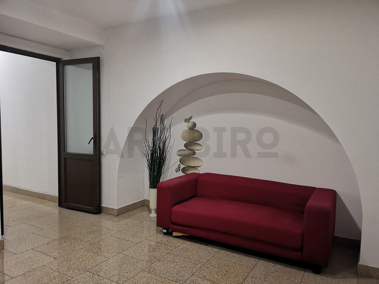 Zero comision, parter 20mp birou ultracentral Romana, 12' metrou - Poză 4