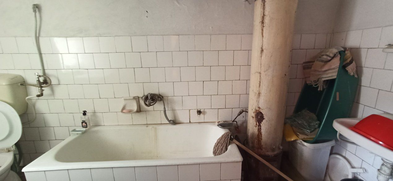 Casa cu teren generos | front 24.5 m - Poză 9