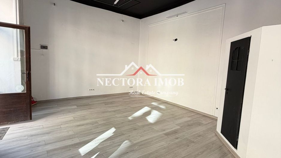 NECTORA IMOB-Spatiu comercial Ultracentral Pietonala 31 mp, Vitrina - Poză 3