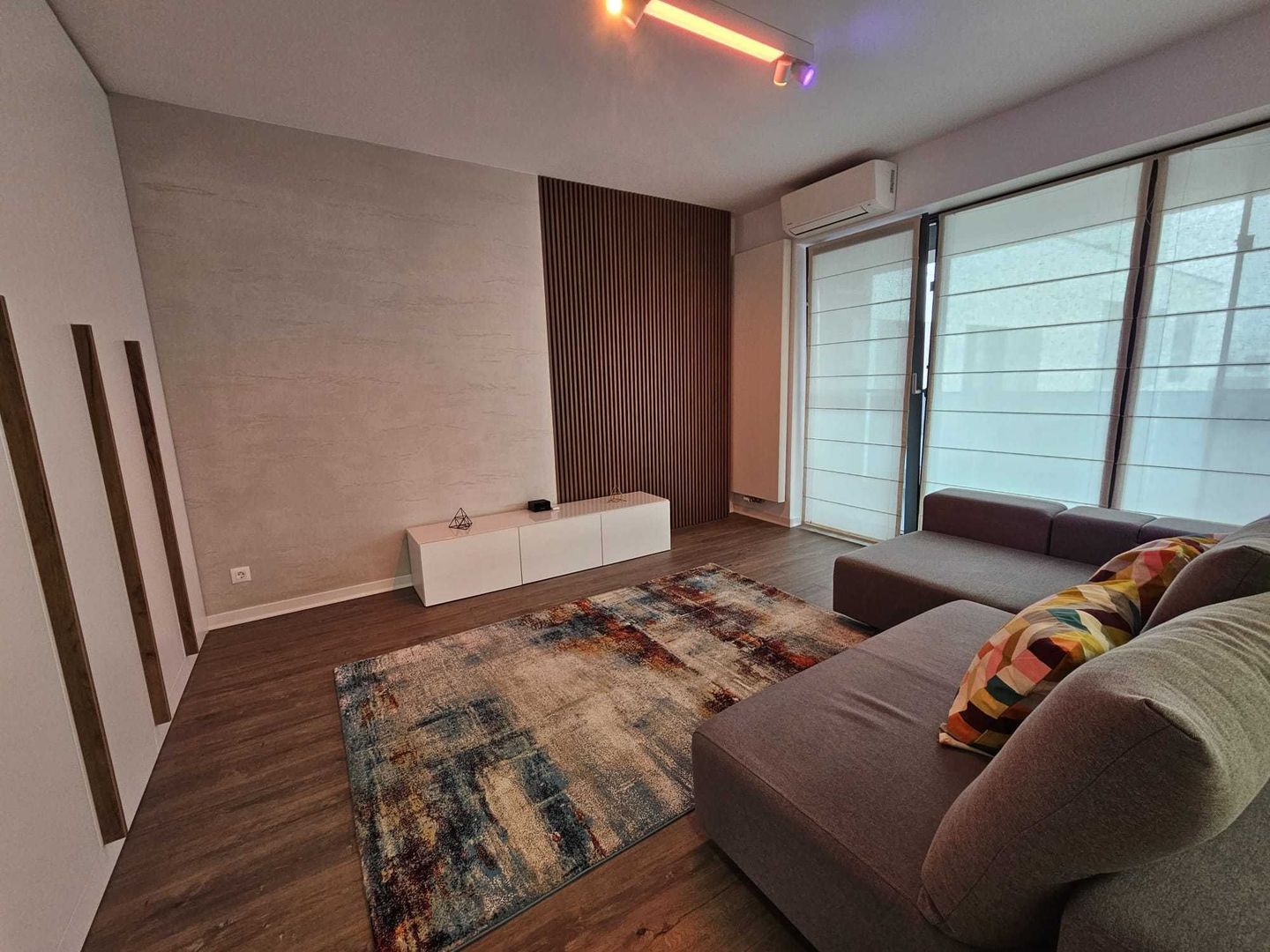 Inchiriere apartament Cloud9 | 2 camere si loc parcare inclus - Poză 1