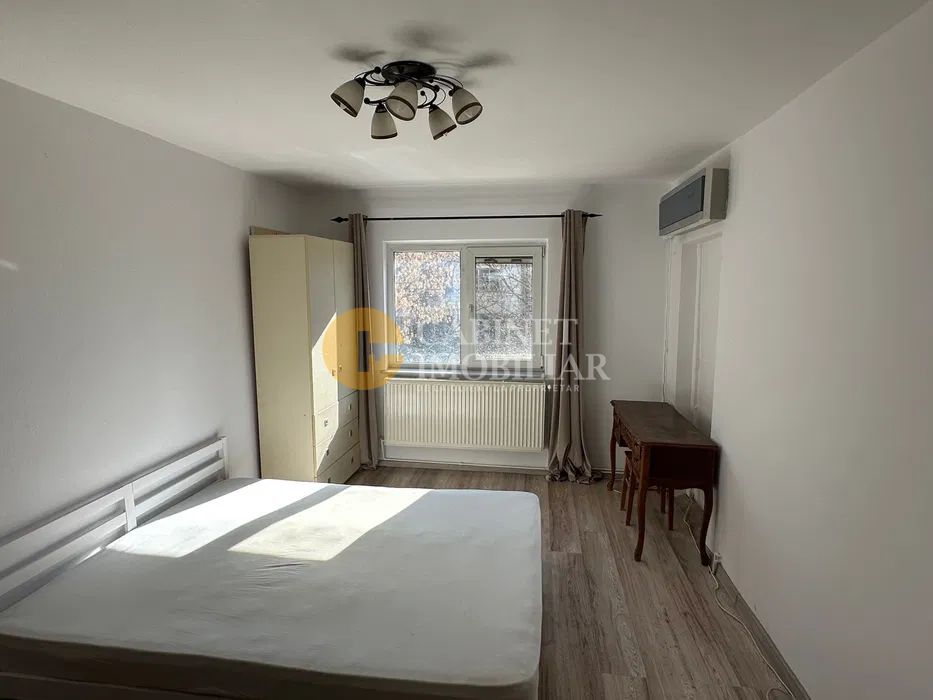 Chirie - 3 camere -  Centru - Poză 2