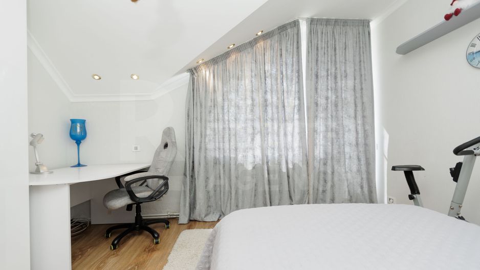 Chirie, apartament, 4 camere, str. Bucureşti, Centru - Poză 8