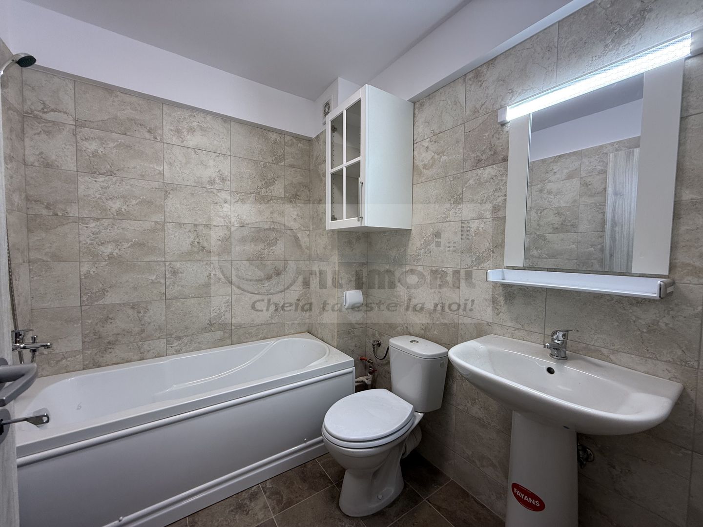 2 CAM DECOMANDAT BUCIUM LIDL LOC PARCARE PRIMA INCHIRIERE - Poză 18