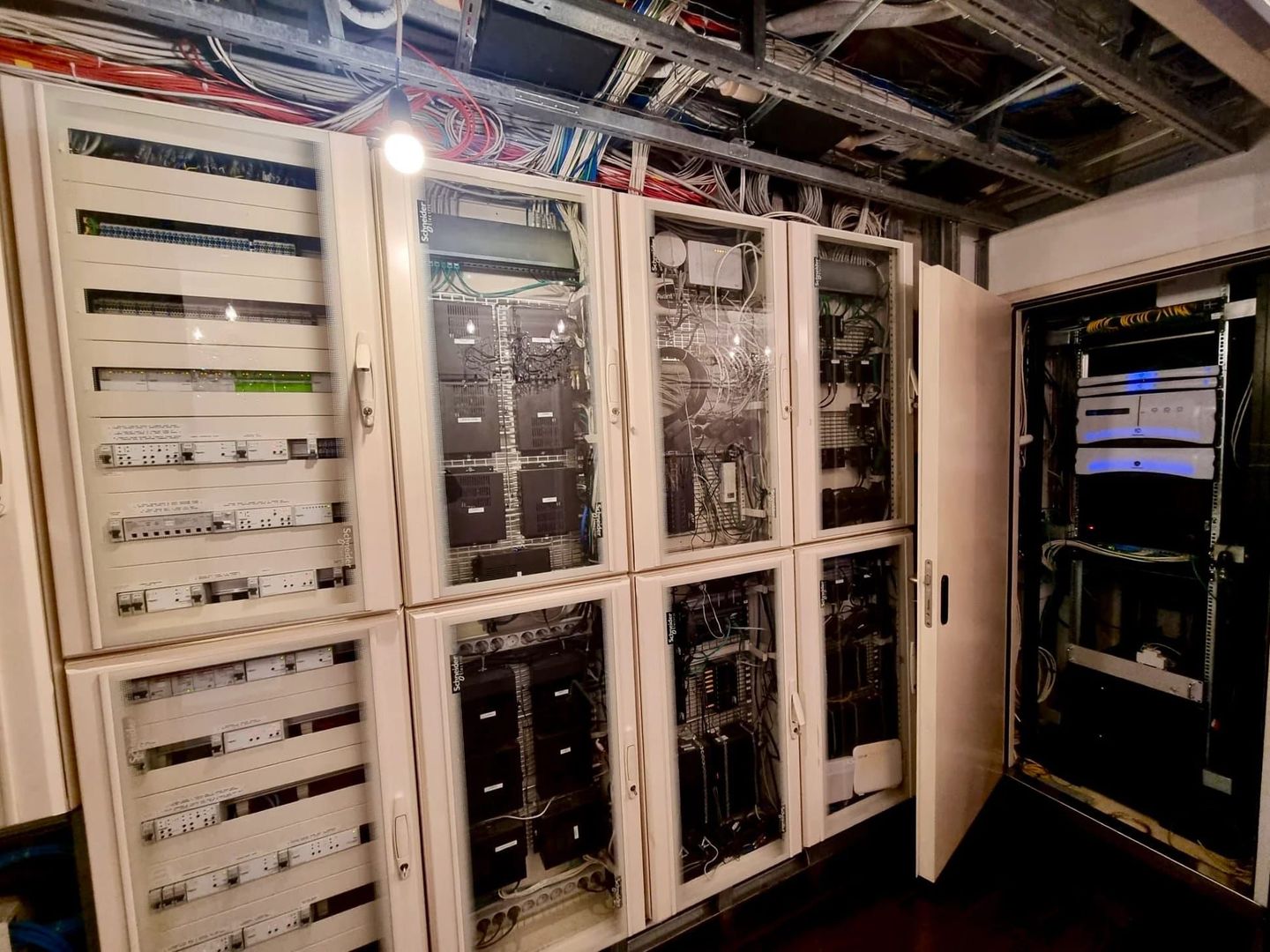 PENTHOUSE CU VEDERE PANORAMICA 258mp|| TERASE 215 MP || 3 LOCURI DE PARCARE - Poză 26