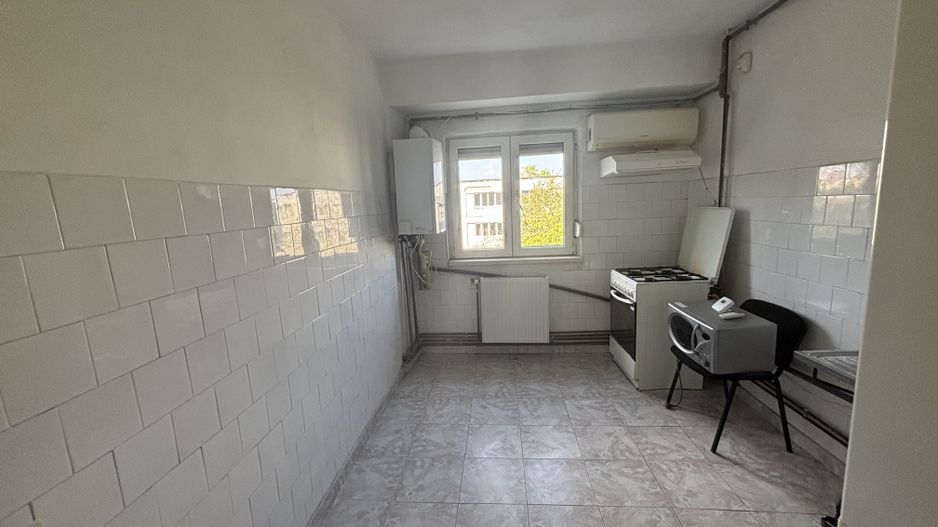 Decomandat si spatios aproape de Spitalul Judetean - Poză 9