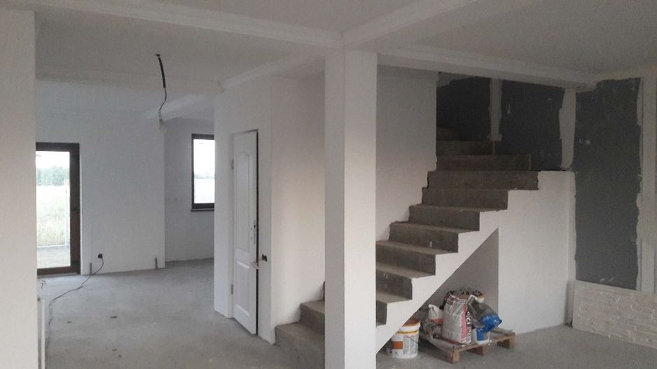 Apartament Spatios aproapr de Micro 17, are 175 mp,curte 163 mp - Poză 4