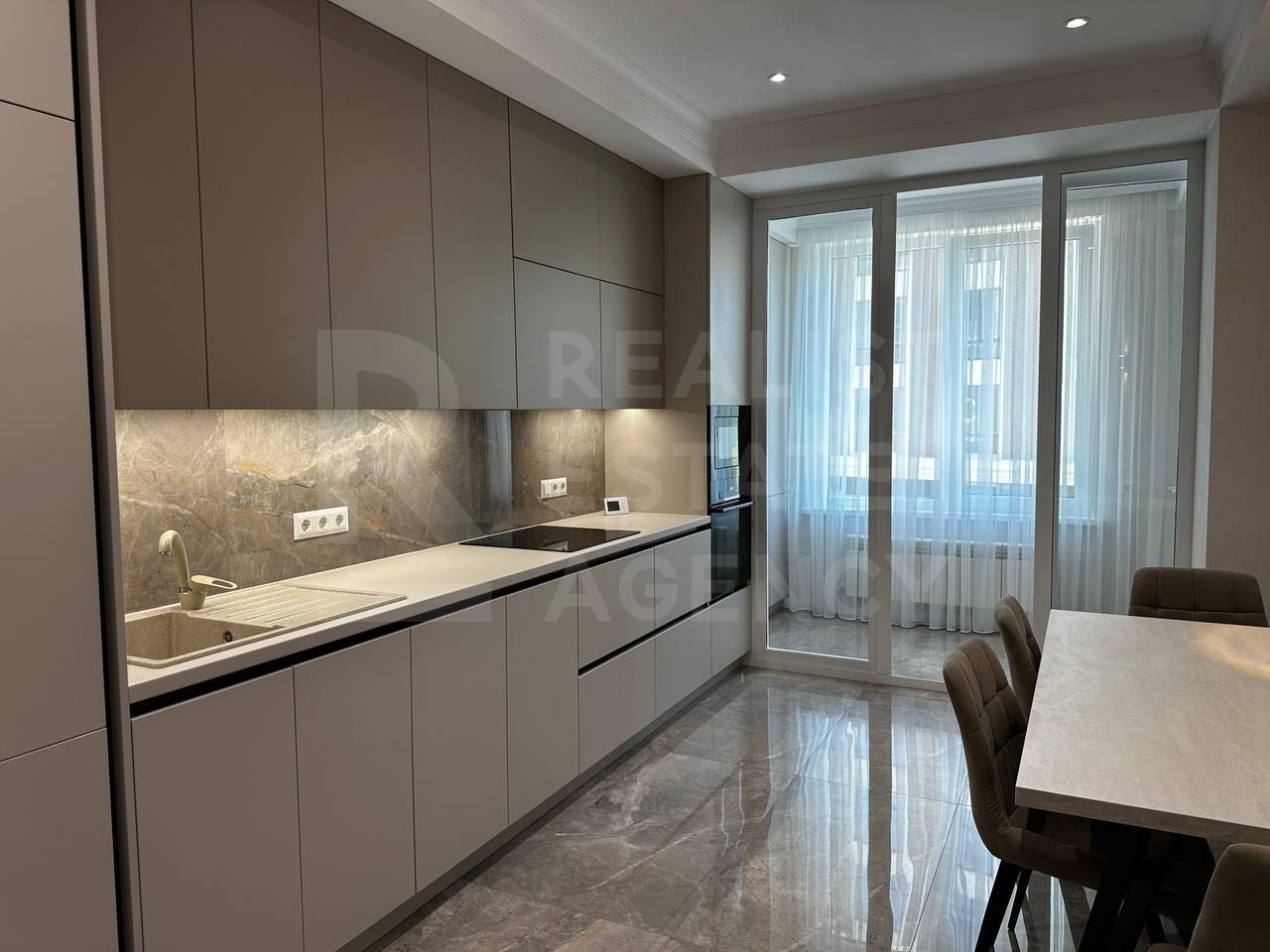 Chirie apartament, 3 camere, str. Constantin Stere, Centru - Poză 1