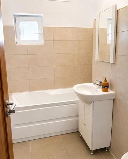 De Inchiriat Garsonieră decomandată, renovată, Calea Călărașilor - Poză 6