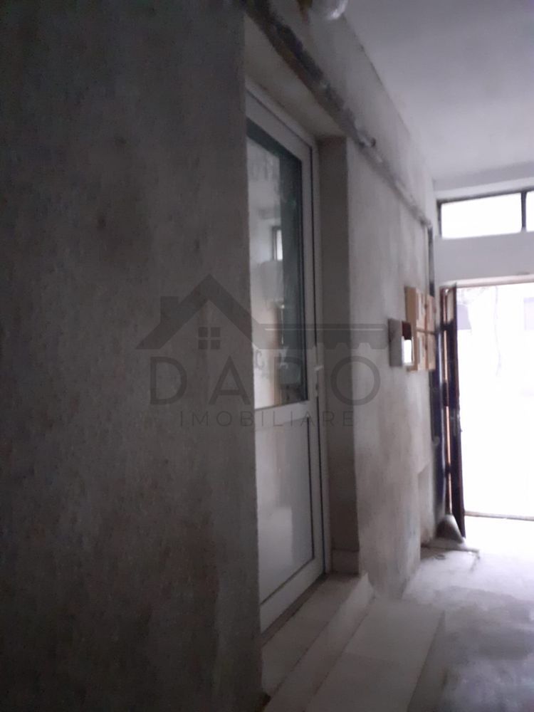 De vanzare imobil 62 mp-casa cu curte comuna -pret negociabil - Poză 2