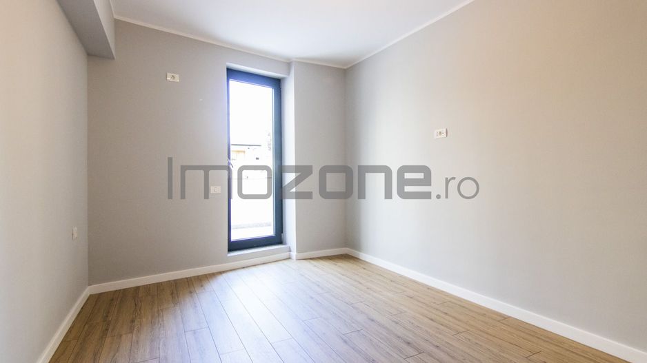 SPATIU COMERCIAL 100MP + 17 TERASA - 2 LOCURI DE PARCARE, BOXA INCLUSA 9MP - Poză 1