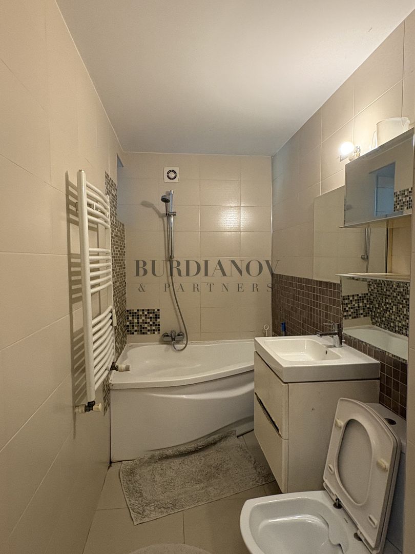 Apartament cu 3 camere - Metrou Costin Georgian - bd. 1 Decembrie 1918 - Poză 11