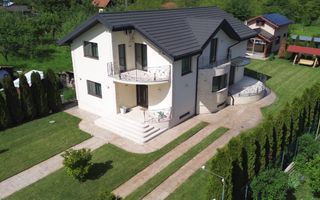 Cornu de Jos  Doua  case moderne, crama la subsol, prosumator - Poză 3