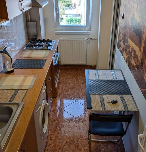 Mihai Bravu, Vatra Luminoasa, Piata Muncii - Poză 3