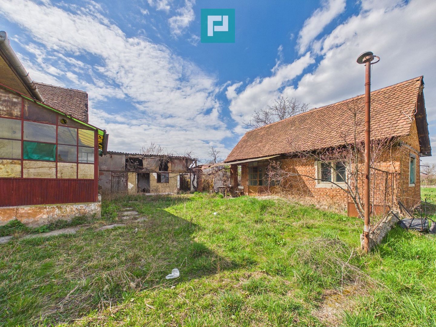 Casă cu teren de 1800 mp, în Buteni, Arad - Poză 5