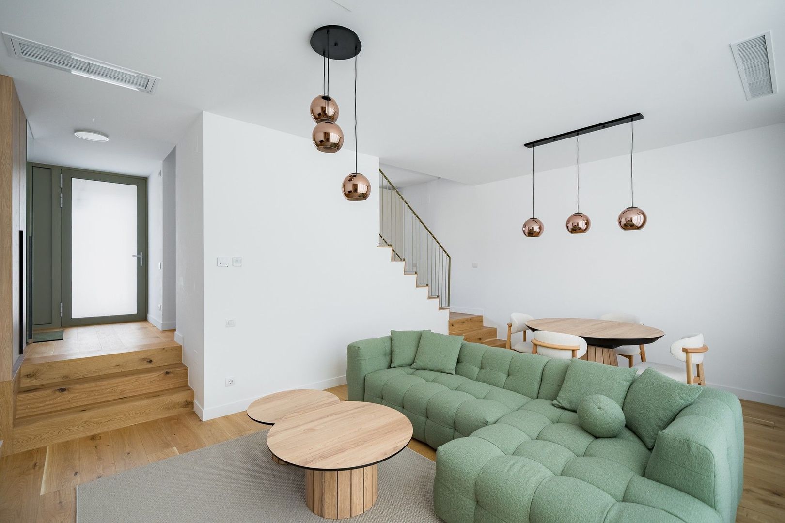 Urban Villa 01 mobilata complet Amber Forest - Poză 1