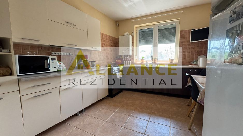 DUPLEX INTREG DE VANZARE CU TEREN 1086 MP - FRUMUSANI - Poză 4
