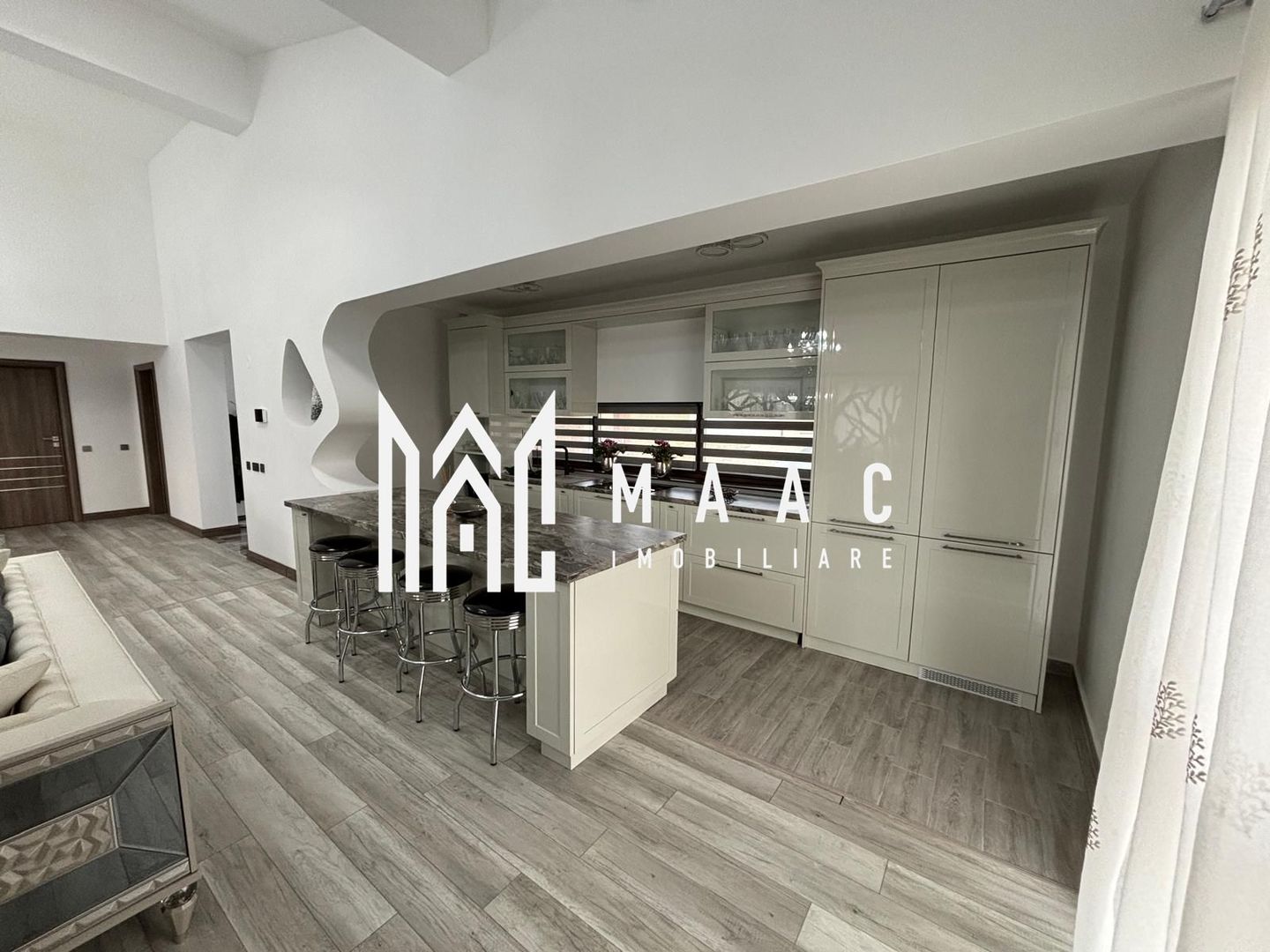 Casa /Vila de Lux | Teren 630 mp | Selimbar - Poză 2