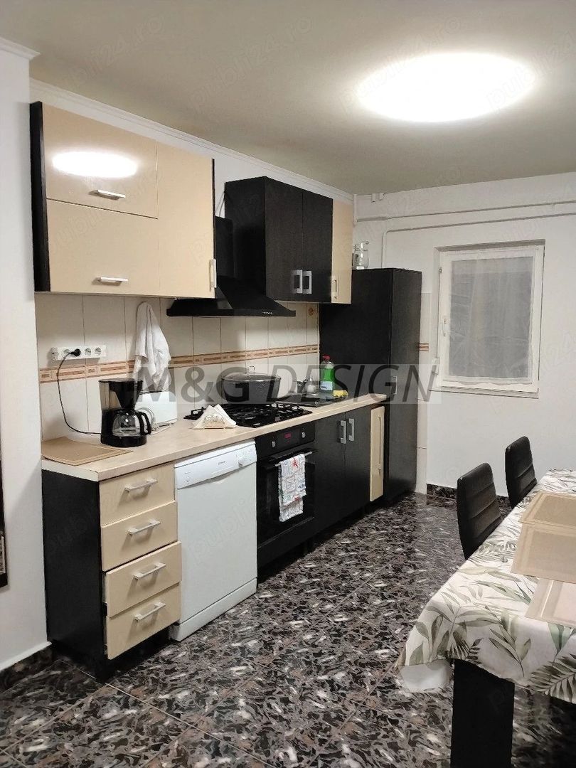 Apartament cu 3 camere  zona Soarelui - Poză 1