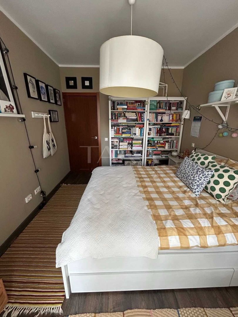 Apartament cu 2 camere, demisol înalt, cu balcon și parcare. - Poză 5