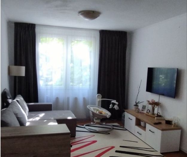 BRASADAS vinde ap 3 cam etaj 1/4 in Carpati 1. - Poză 1