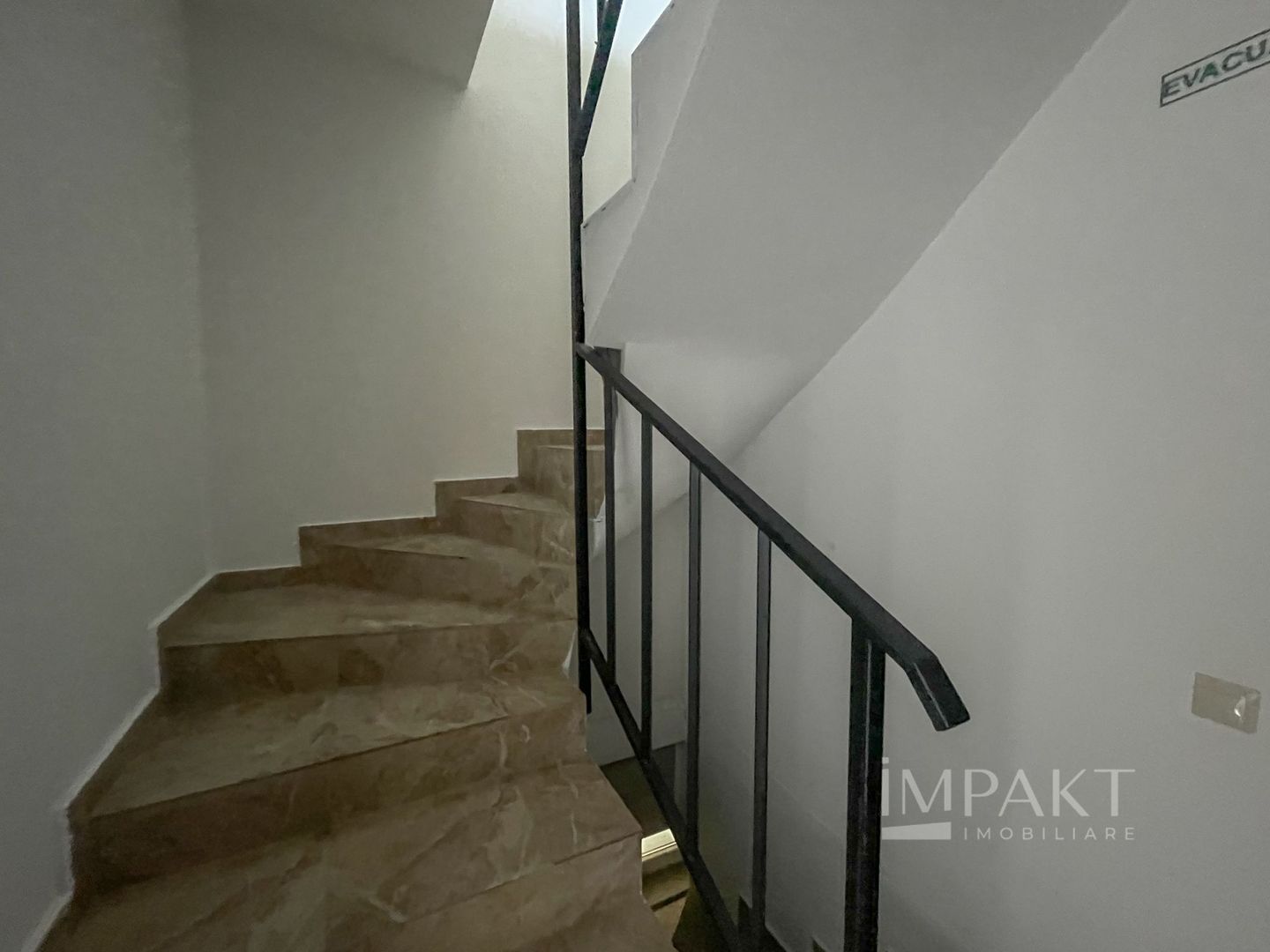 Casa individuala cu 6 camere, in cartierul Buna-Ziua - Poză 3