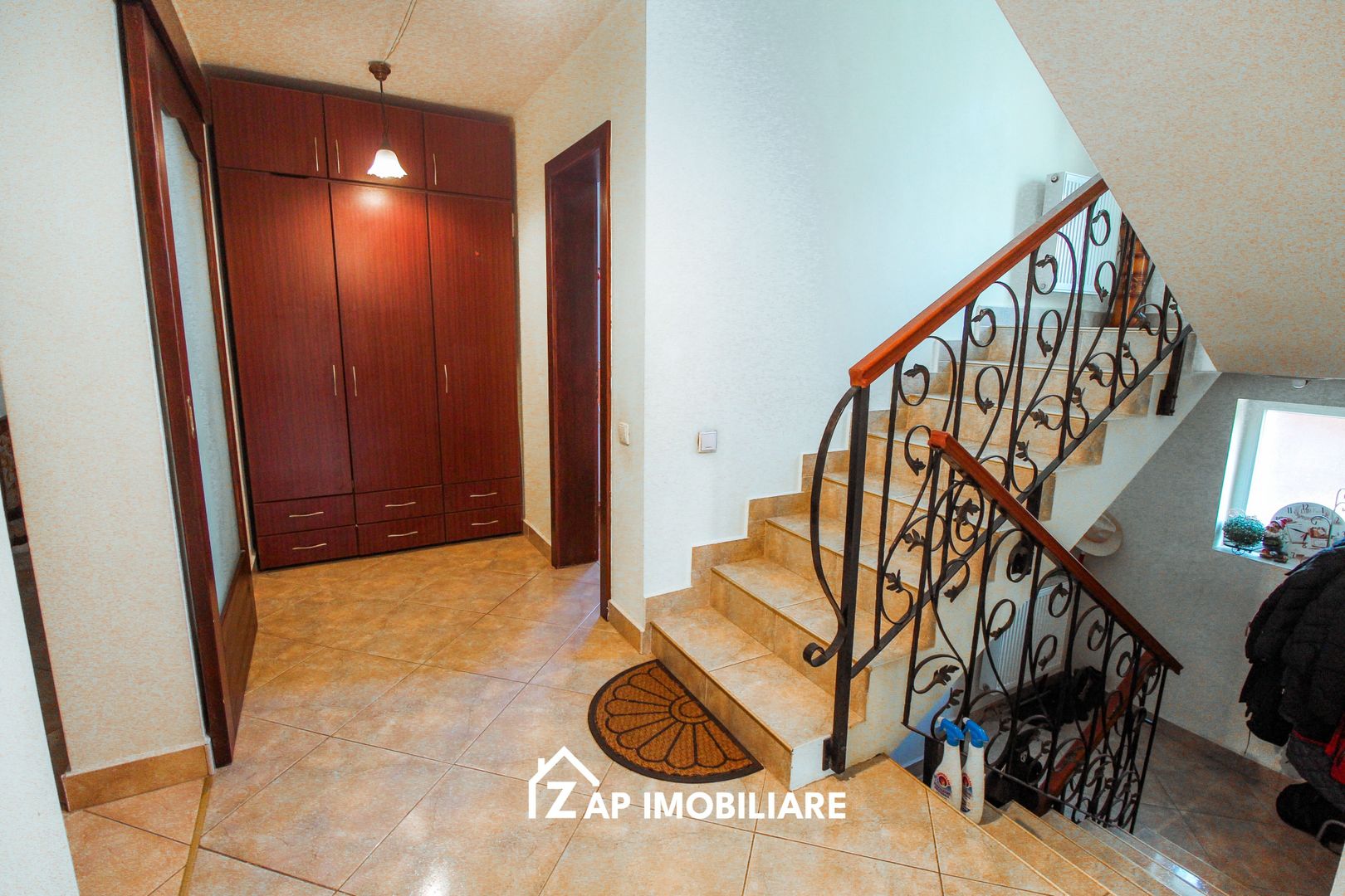 Unirii - Casa 170 mp - 5 camere - 900 mp teren - garaj - Poză 16
