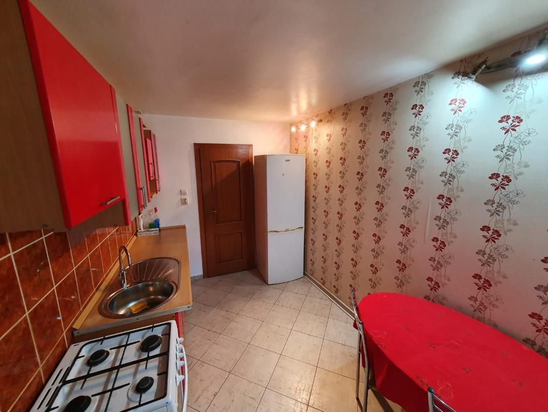 Aparament 5 camere etaj 1 zona Dambovita - Poză 6