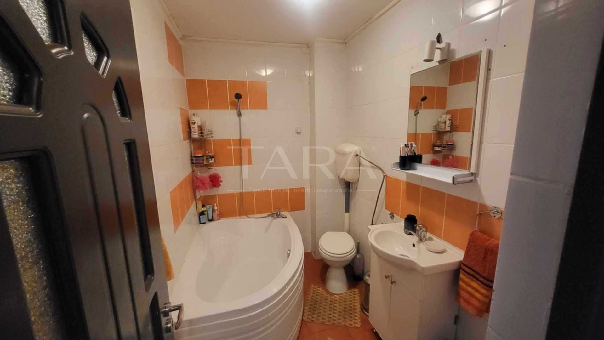 Apartament modern cu 3 camere și 2 balcoane în Florești - Poză 6