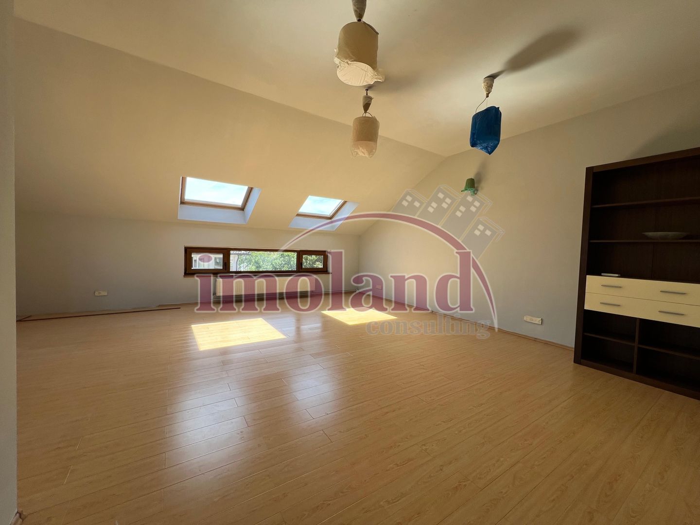 Inchiriere - vila - 6 camere - Parc Bazilescu-Bucurestii Noi - Poză 20