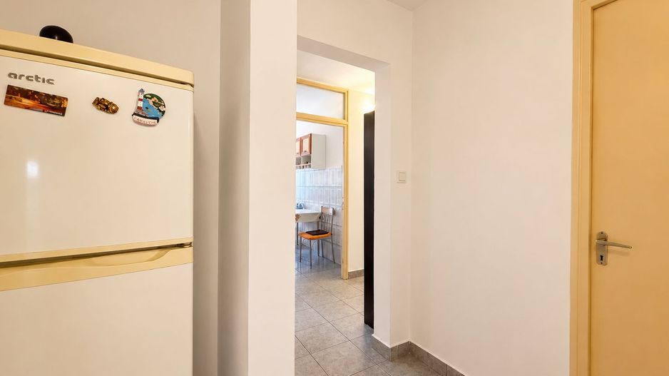 Apartament 3 camere decomandat, zona Alfa, etaj 1, două băi - Poză 11
