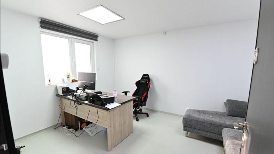 De vanzare proprietate Podari – 2 hale industriale + casa și spatiu recreativ - Poză 10