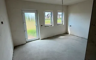 🏡 CASĂ DE VÂNZARE - Poză 12