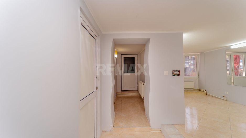 Spațiu comercial+apartament cu 3 camere Botanica Nicolae Zelinski 10/2 - Poză 6