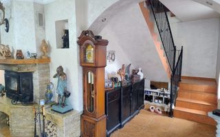 Vilă elegantă cu design luxos și grădină superb amenajată în Șag - Poză 13
