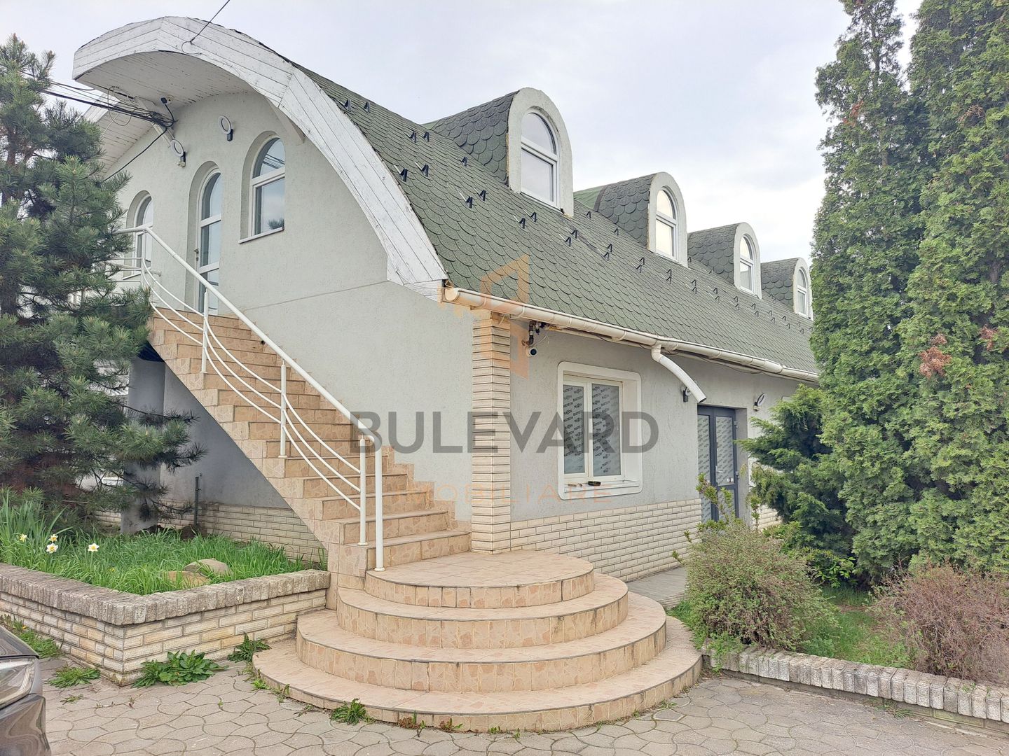 Spatiu birouri 147 mp + 4 locuri de parcare, zona Pod Ira! - Poză 1