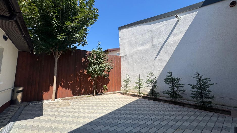 CASA INDIVIDUALA || METROU 1 MAI || LOC PARCARE + CURTE - Poză 12