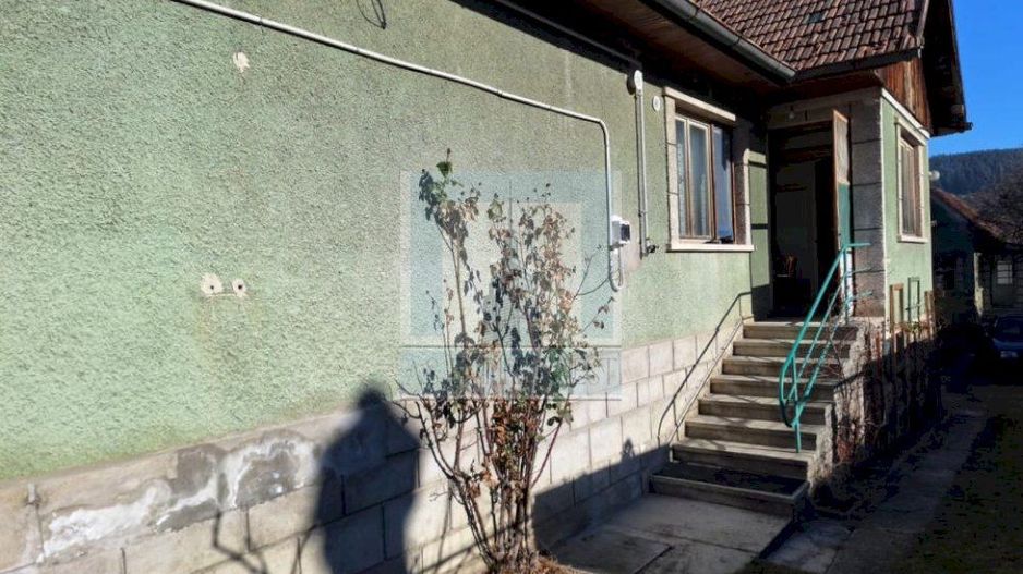 Casa singur in curte - zona Sacele - Poză 2