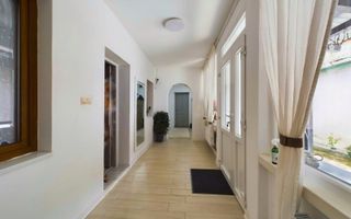 Casă individuală  pe un nivel cu 6 camere, teren generos, Giarmata - Poză 2