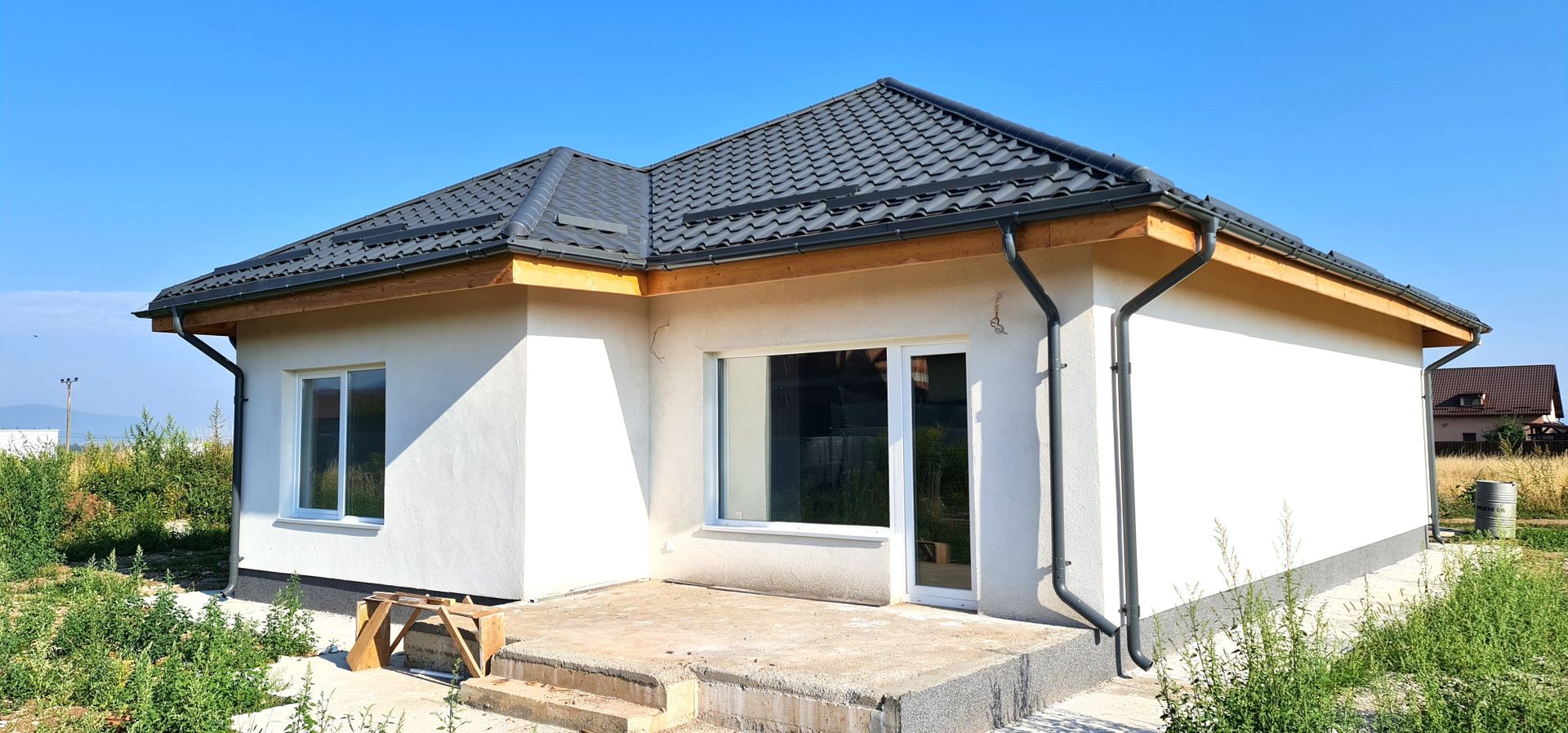 Casa individuala 3 camere finalizata cartier Izvor Tarlungeni Brasov - Poză 2