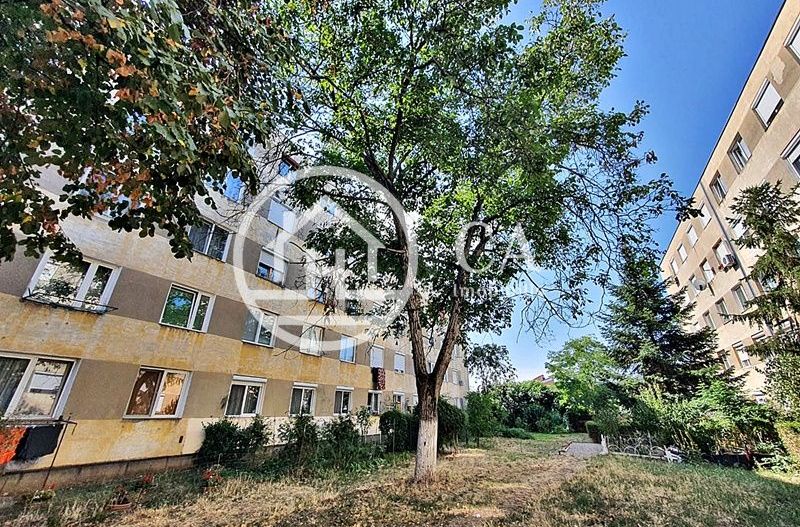 Apartament de vânzare cu 3 camere în zona Velența, Oradea - Poză 9