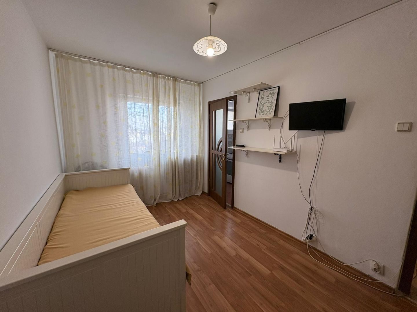 GARSONIERA PIATA SUDULUI, BUCATARIE INCHISA, MODERN, METROU 8 MINUTE - Poză 2