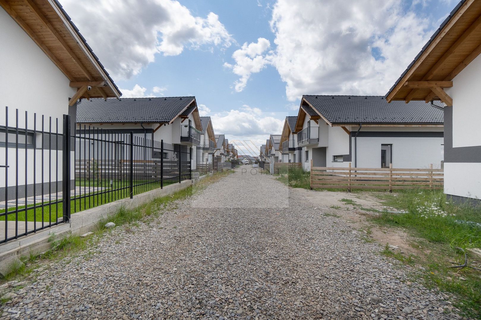 Kaus Residence – Cartier privat de case Izvor Tărlungeni - Poză 13