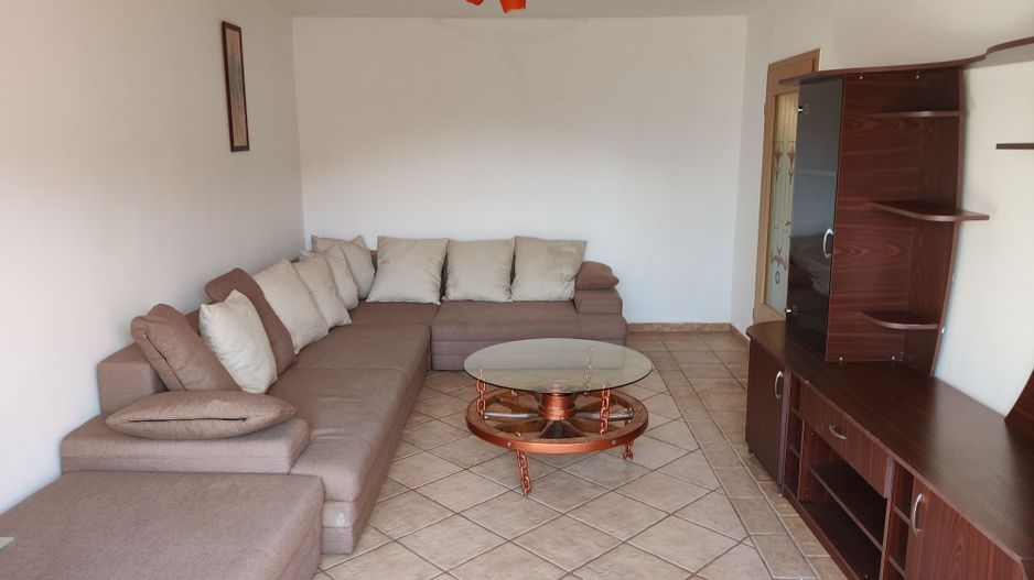 APARTAMENT  4 CAMERE C.ARADULUI 650 EURO - Poză 2