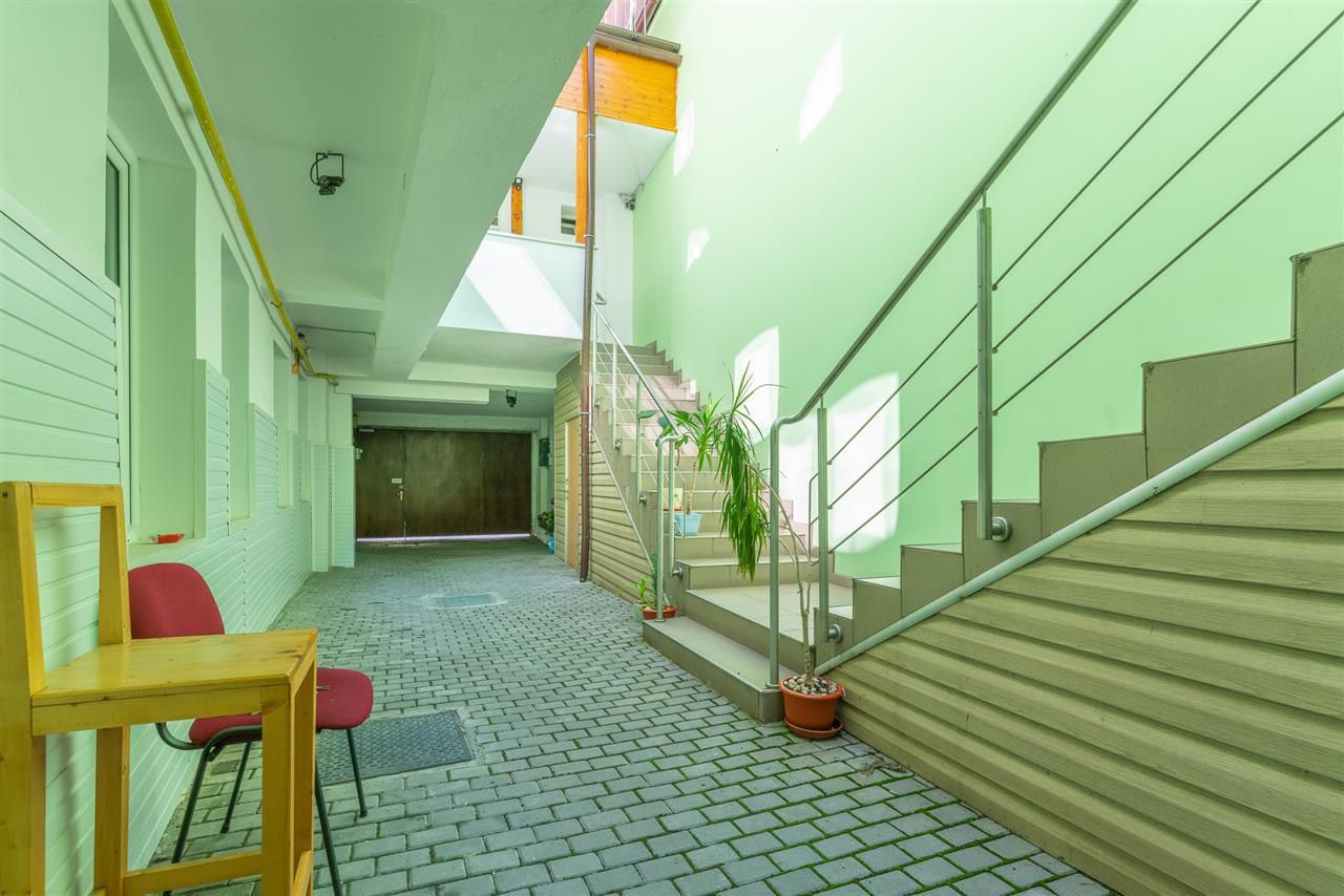 Casa cu spatiu comercial si 9 camere in zona istorica a Brasovului - Poză 4